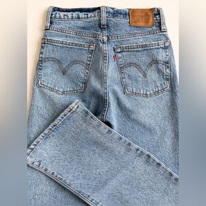 Levi’s Wedgie Bootcut Jeans – Distressed – Size 23